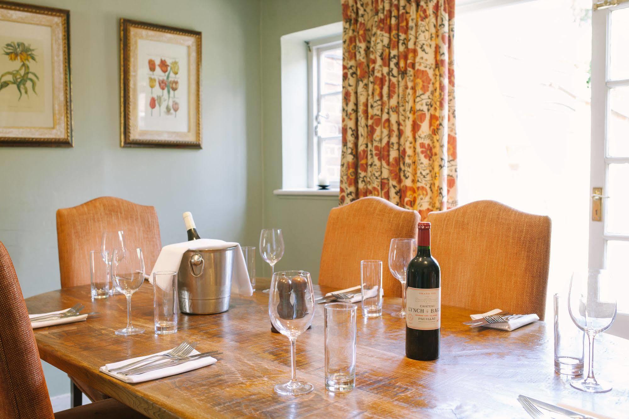The Royal Oak, Yattendon Frilsham Dış mekan fotoğraf